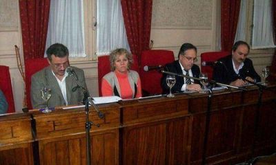Bloque FPV:  �El agua corriente es un servicio esencial y debe manejarse con seriedad�