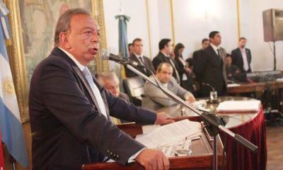 Z�ccaro pedir� reunirse con propietarios del cementerio donde enterraron a Videla