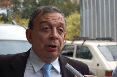 Videla enterrado en Pilar: �No podemos prohibirlo�, manifest� Z�ccaro