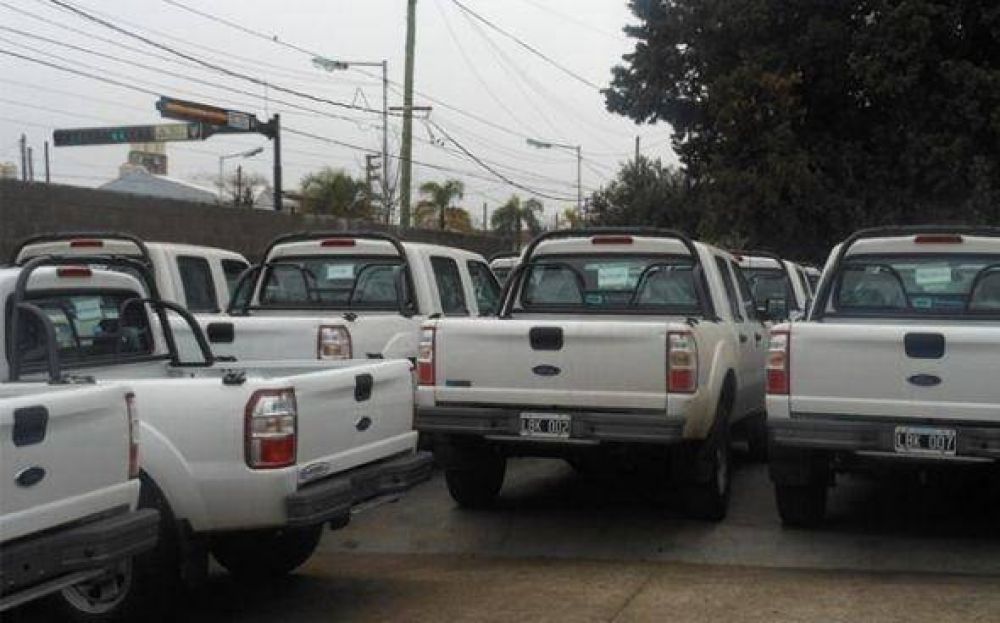 Provincia entreg� 4 patrullas de las 10 que le debe a Pilar