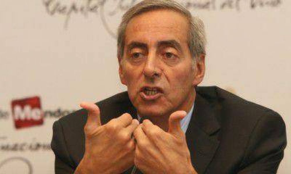"No somos una polic�a de precios", asegur� V�ctor Fayad