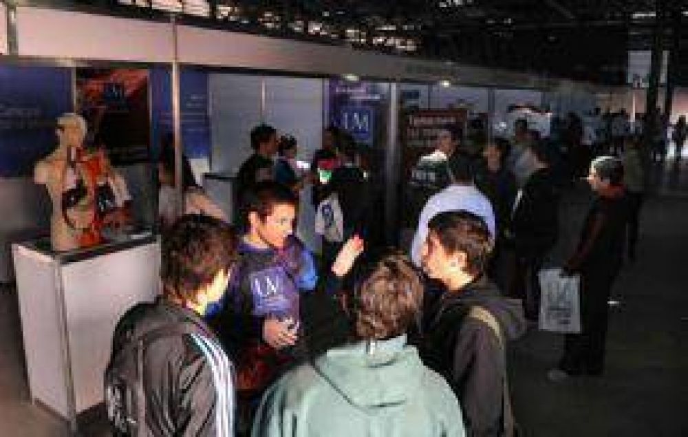 Carreras tradicionales, las m�s buscadas en la Feria Educativa