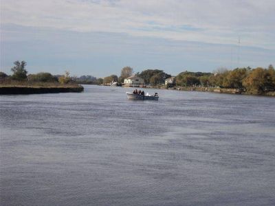 Prefectura rescat� a un hombre que hab�a ca�do a las aguas en Baradero