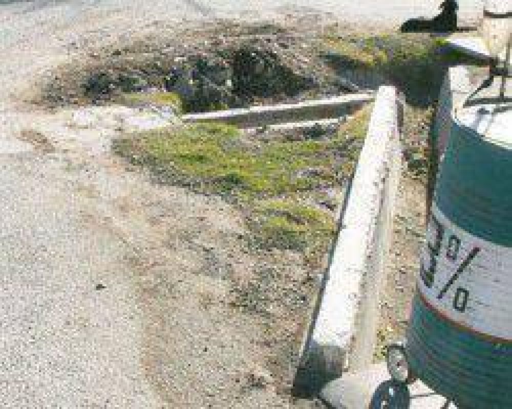 Avanzan con desprolijidades en el arreglo del sif�n