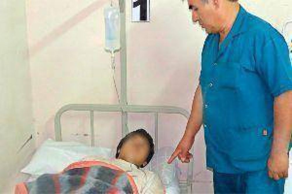 Un adolescente fue golpeado por su hermana con una pala en la cabeza