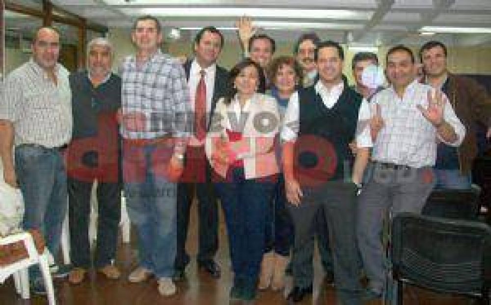 Los m�dicos revalidaron a su actual conducci�n