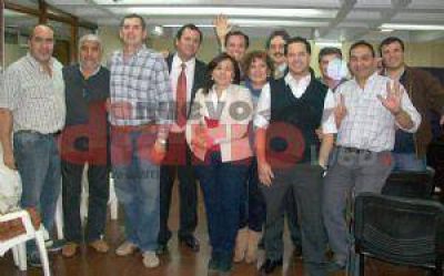 Los m�dicos revalidaron a su actual conducci�n