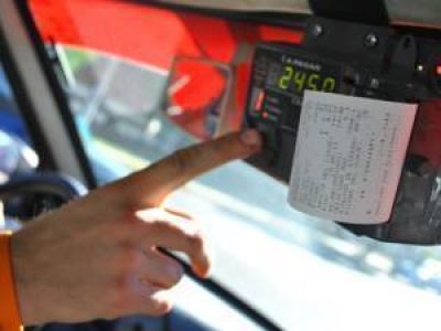 Buscan aumentar un 35 por ciento la tarifa en taxis