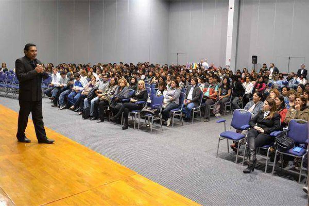 Dio inicio el Congreso Internacional de Educaci�n, Democracia y Juventudes Militantes