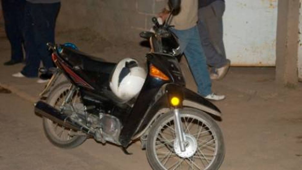 Ni�os heridos por el impacto de una moto