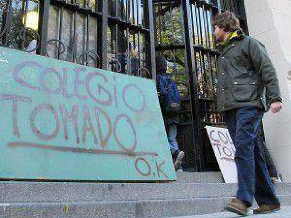 Las tomas de colegios contin�an y desde SUTEBA solicitaron que les habiliten otros lugares donde poder dar clases