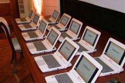 Entregar�n netbooks en la Efa de Puerto Esperanza