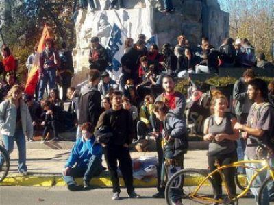 Estudiantes volvieron a movilizarse y advirtieron que no aflojar�n en su reclamo