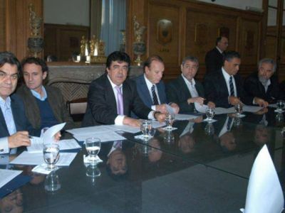 Construir�n cinco bajov�as