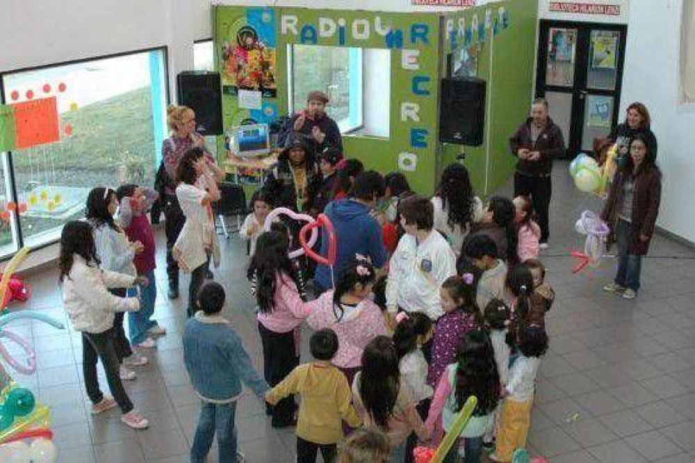 Educaci�n Intercultural Biling�e tambi�n se presenta en la Feria del Libro