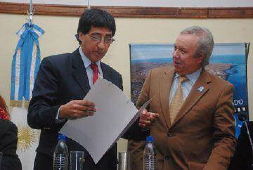 Peralta confirm� que �Santa Cruz vot� en contra del proyecto de blanqueo de capitales�