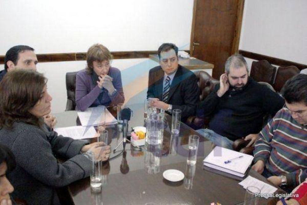 Conflicto docente: El Gobierno present� las propuestas al sector docente