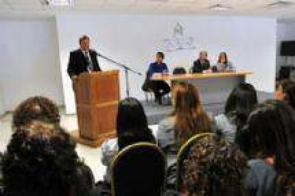 El Intendente Miguel Isa particip� de la apertura del primer encuentro sobre diversidad sexual