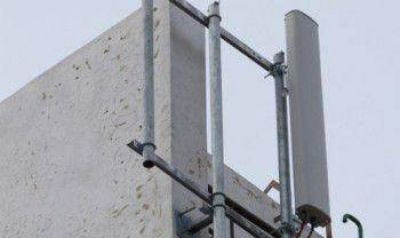 Vecinos denuncian la instalaci�n �a escondidas� de antenas de telefon�a celular
