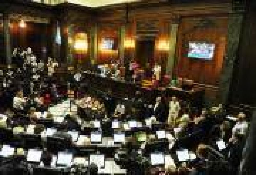 Debaten en la Legislatura porte�a el proyecto de libertad de expresi�n