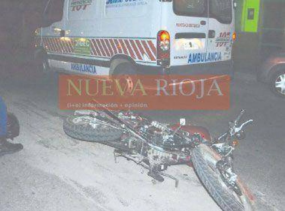 Salv� su vida de milagro al chocar con su motocicleta a un caballo