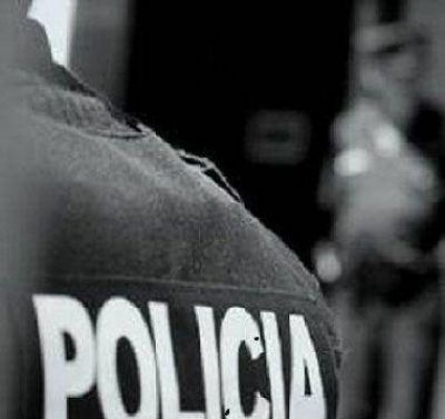 Roban 50.000 pesos en efectivo y 160.000 en cheques de un corral�n capitalino