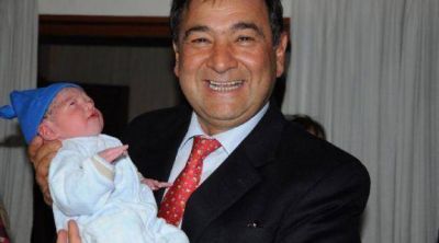 La alegr�a de Miguel Isa: "�Naci� Ciro Isa, soy el abuelo m�s feliz del mundo!"