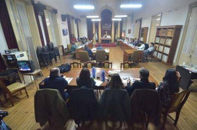 EL CONCEJO DESAPROB� ANOCHE LA PRIMERA RENDICI�N DE CUENTAS DE LA GESTI�N INZA