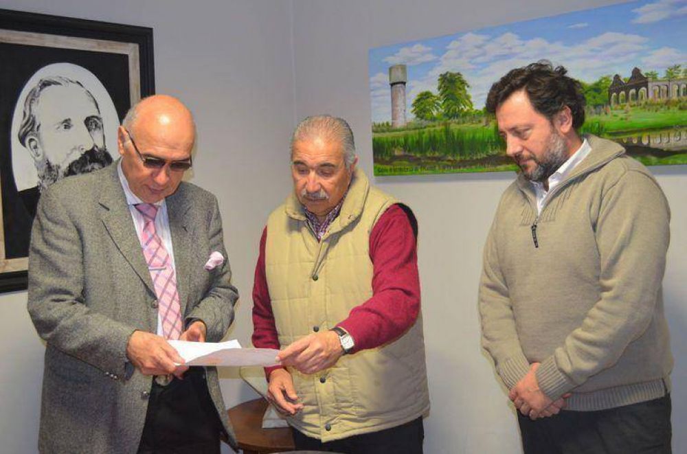El intendente Gorosito entreg� al Sindicato otra fracci�n de terreno para destinarlo a lotes de empleados municipales