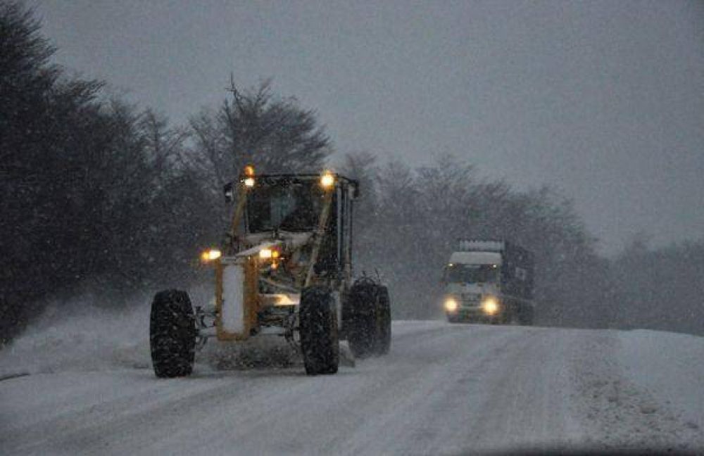 Operativo Invernal: Vialidad Nacional centra su esfuerzo en el tratamiento anti-hielo sobre la ruta 3