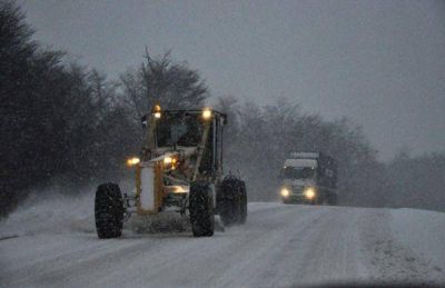 Operativo Invernal: Vialidad Nacional centra su esfuerzo en el tratamiento anti-hielo sobre la ruta 3
