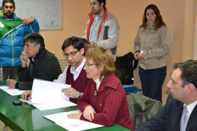 Consejo Econ�mico y Social: compromisos de los actores para preservar la paz social y las instituciones
