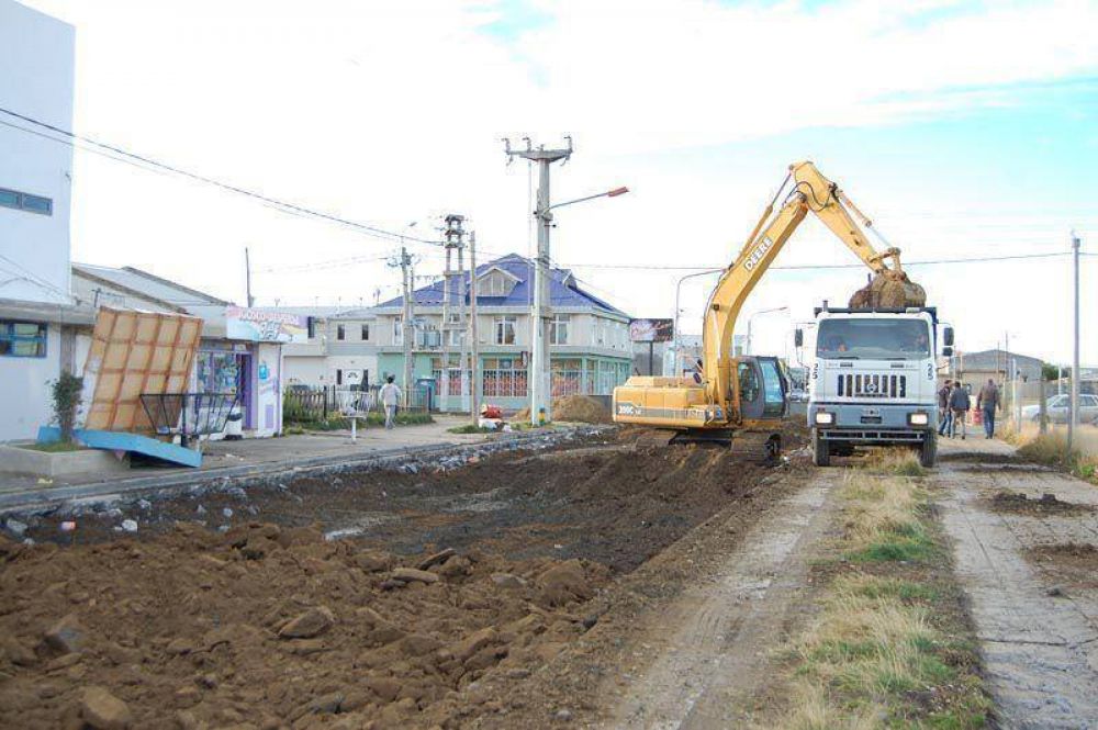 EL MUNICIPIO COMENZ� CON LA PAVIMENTACI�N DE UN TRAMO DE LA CALLE THORNE