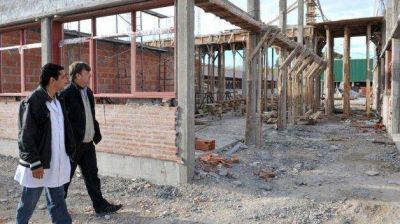 P�rez Cat�n recorri� la obra del nuevo edificio de la Escuela de Capacitaci�n Laboral N�506