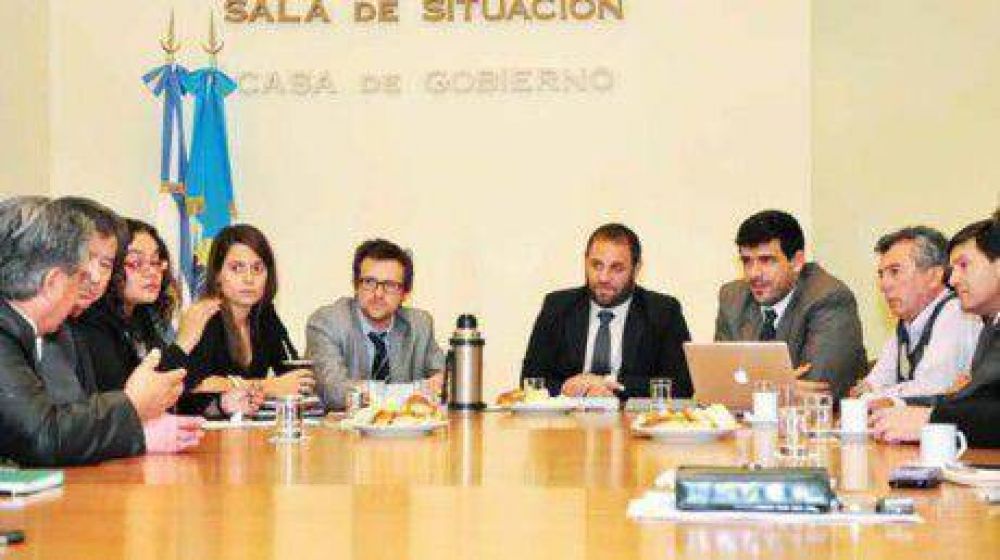 Quieren desmilitarizar la Polic�a y que los agentes terminen la secundaria