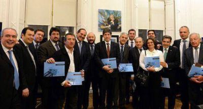 Closs se interioriz� del plan quinquenal que anunci� la Naci�n