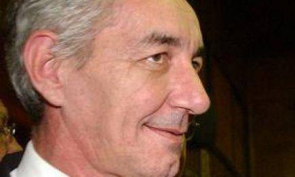 Pretto trat� de inoperante a Closs