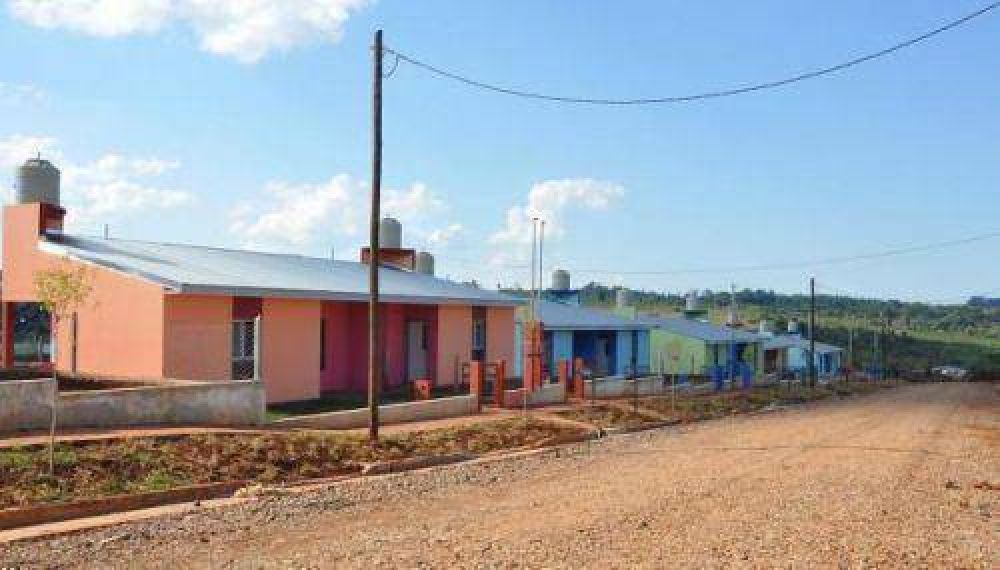 Closs entregar� viviendas e inaugurar� obras en 9 de Julio, Eldorado y Puerto Iguaz�