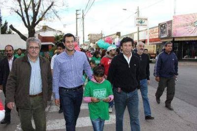 Posse realiz� una caminata por Escobar