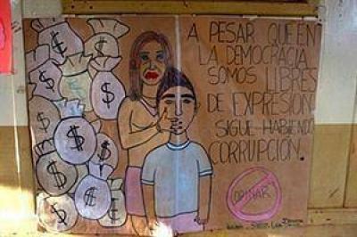Ober�: Por presiones, retiraron el afiche sobre la corrupci�n y CFK del colegio Concordia