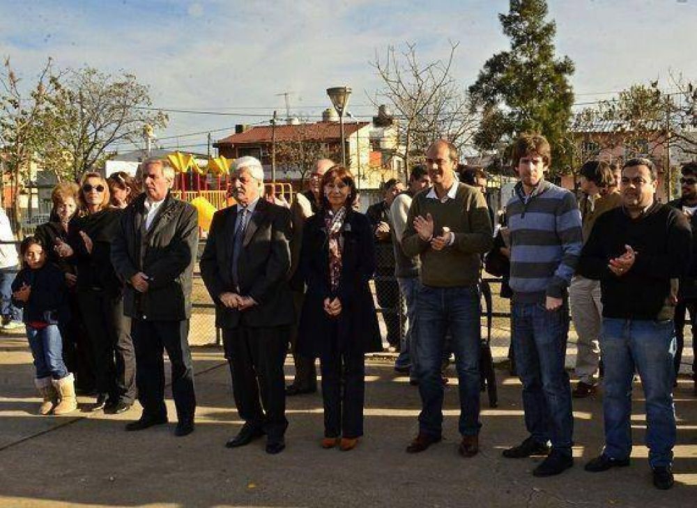 Andreotti present� el renovado Centro Cultural Manuel Belgrano