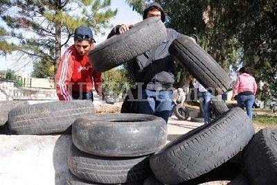 Crece el malestar de los padres y ya son dos los colegios tomados