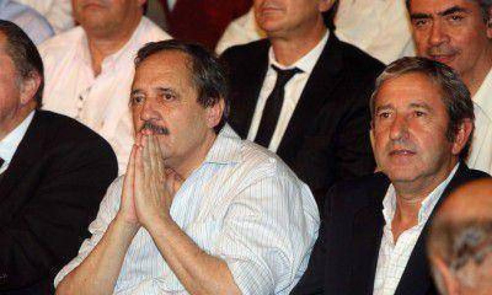 Cobos lanz� su candidatura a diputado nacional junto a figuras de la UCR