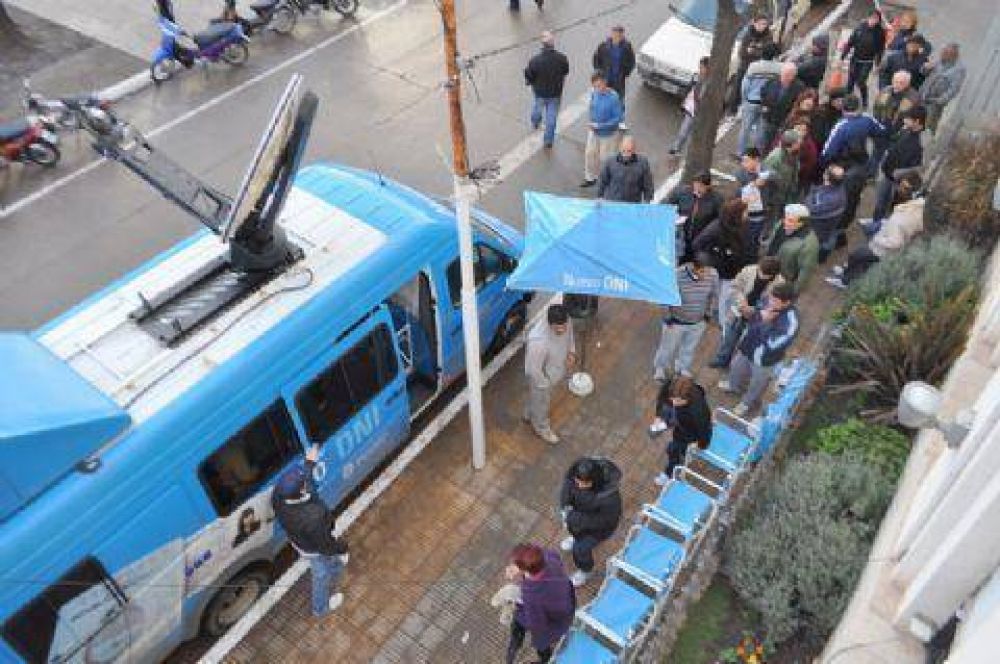 Operativo de DNI y Pasaporte Digital en Plaza San Mart�n
