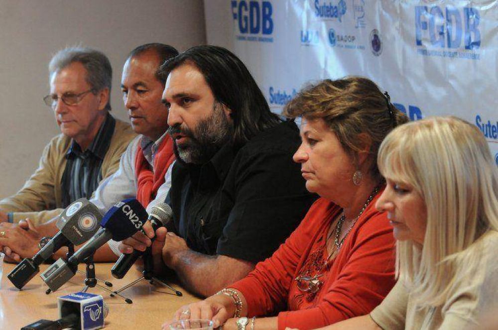 Docentes bonaerenses deciden el martes si vuelven al paro