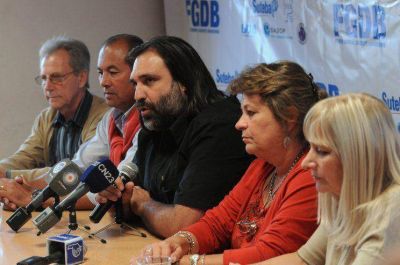 Docentes bonaerenses deciden el martes si vuelven al paro