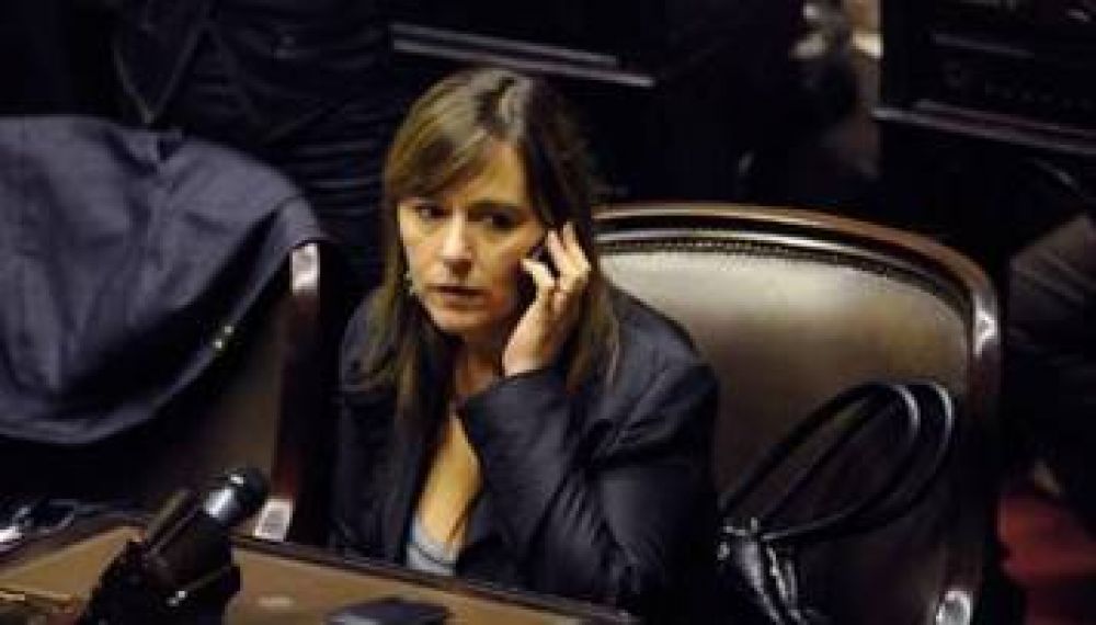  Di Tullio: �Scioli debe defender a la Presidenta y aguantar los trapos�