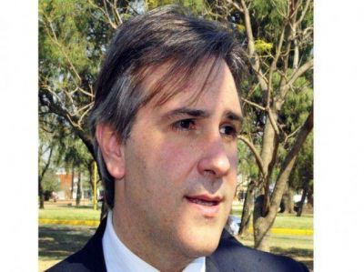 Llaryora pidi� usar fondos de la tasa vial para obras