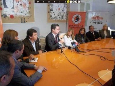 Poccard lanz� programa de �liderazgo municipal� junto a A�da Ayala
