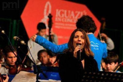 Iguaz� en Concierto en el Anfiteatro sorprendi� con la presentaci�n de Elena Roger